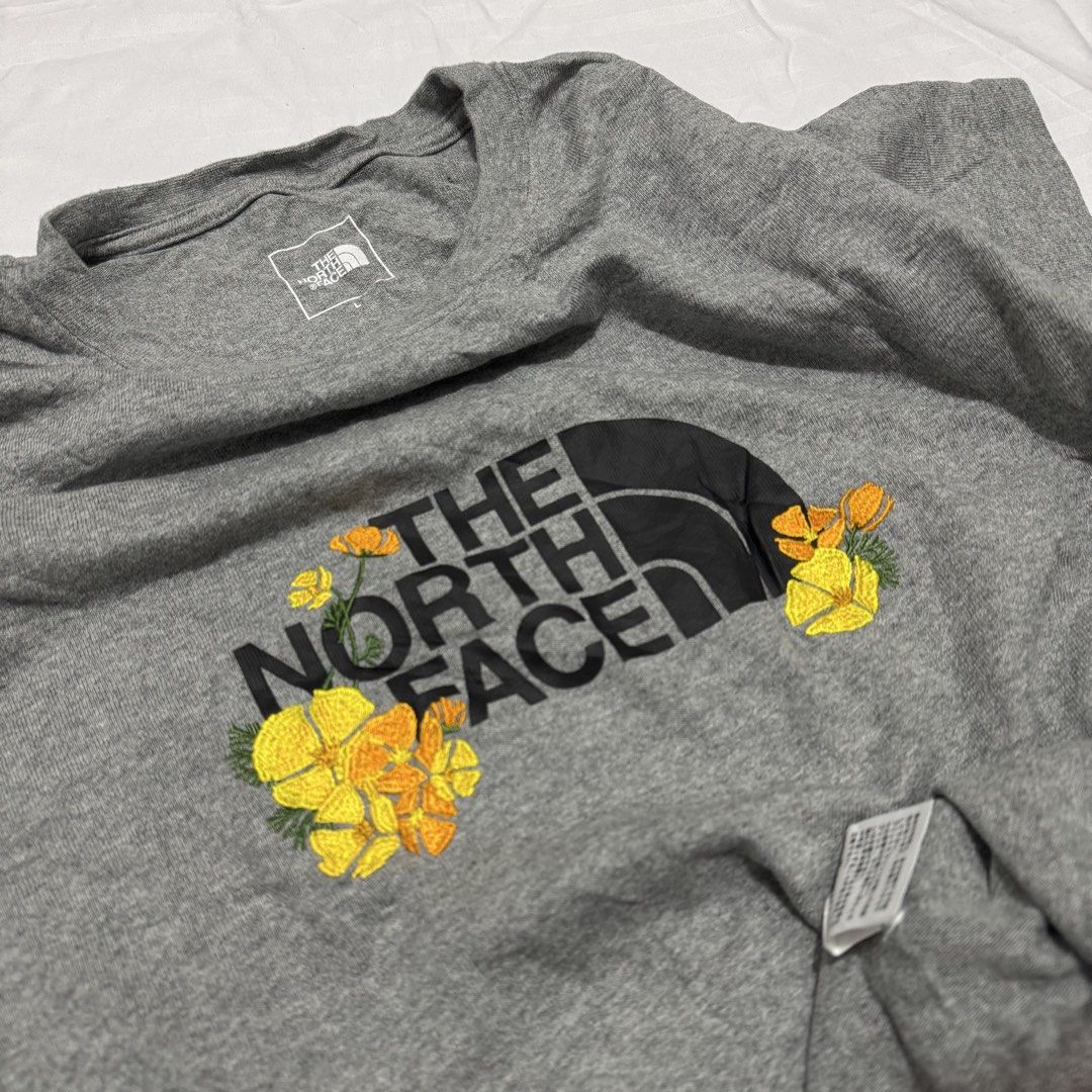 THE NORTH FACE (Category: Tshirts & Polo Shirts ) located in Pasig City. Submitted by jaaard (Listing ID 1464230455, Image 2). Description: Tnf size L on tag fits med 20x27 Good as new Pm me.