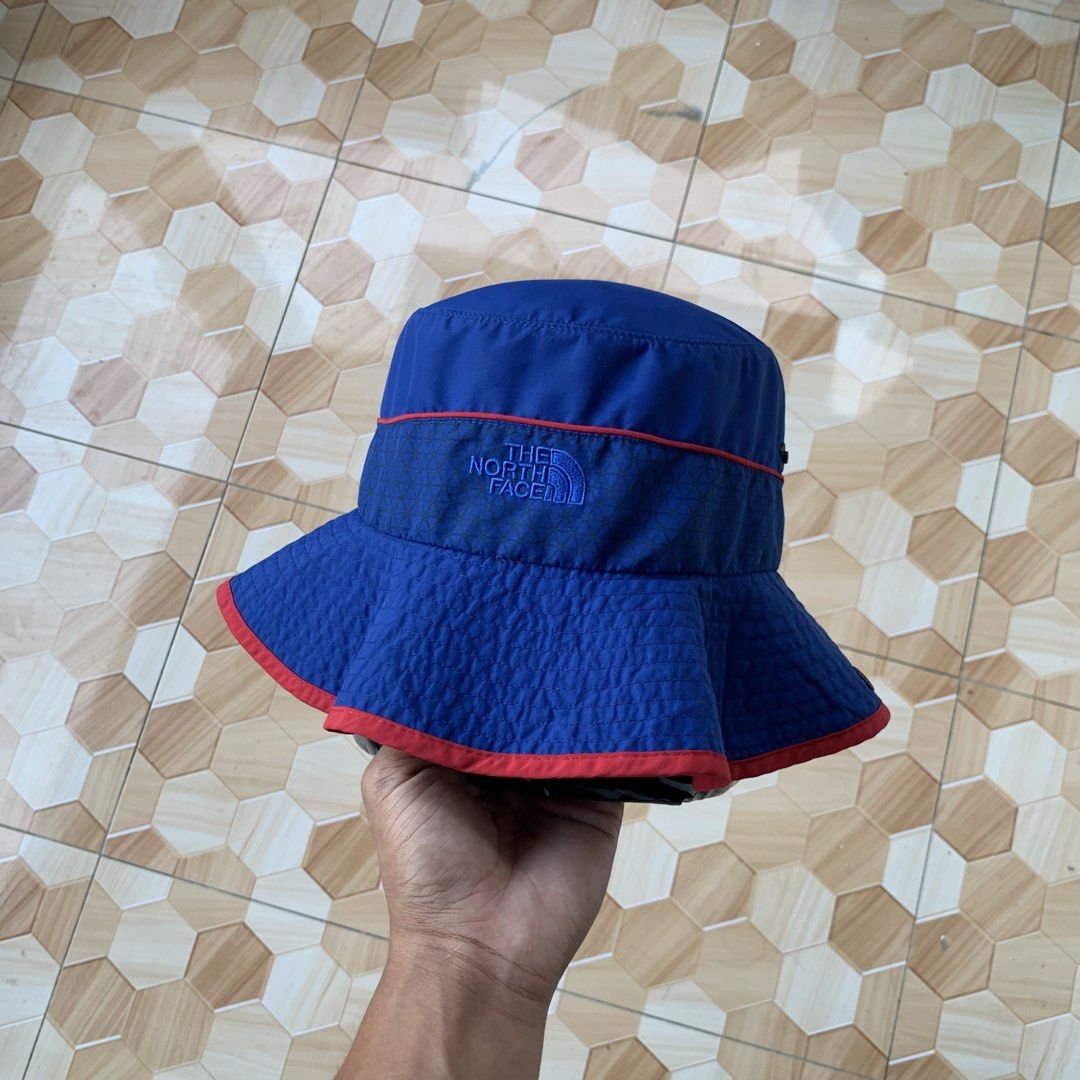 The North Face Bucket Hat❗️ (Category: Caps & Hats) located in Cebu City. Submitted by darrylopon12219 (Listing ID 1464350776, Image 1). Description: Orig💯 As New Condition No Issue Size Medium Color Rate:9.9/10 -Need Wash 📍 CONSOLACION, CEBU ‎🚚 ship via J&T ‎DM NOW📩.