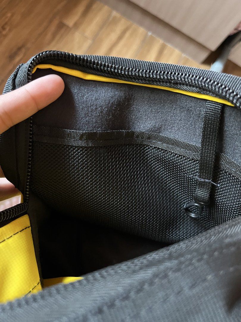 THE NORTH FACE (explore bardu II) (Category: Sling Bags) located in Quezon City. Submitted by headline. (Listing ID 1464350153, Image 3). Description: TNF EXPLORE BARDU II YELLOW EXCELLENT CONDITION WITH ISSUE BLACK SPOT STAIN BUT PRESENTABLE!! FOR ONLY:780php +SHIPPING FEE.