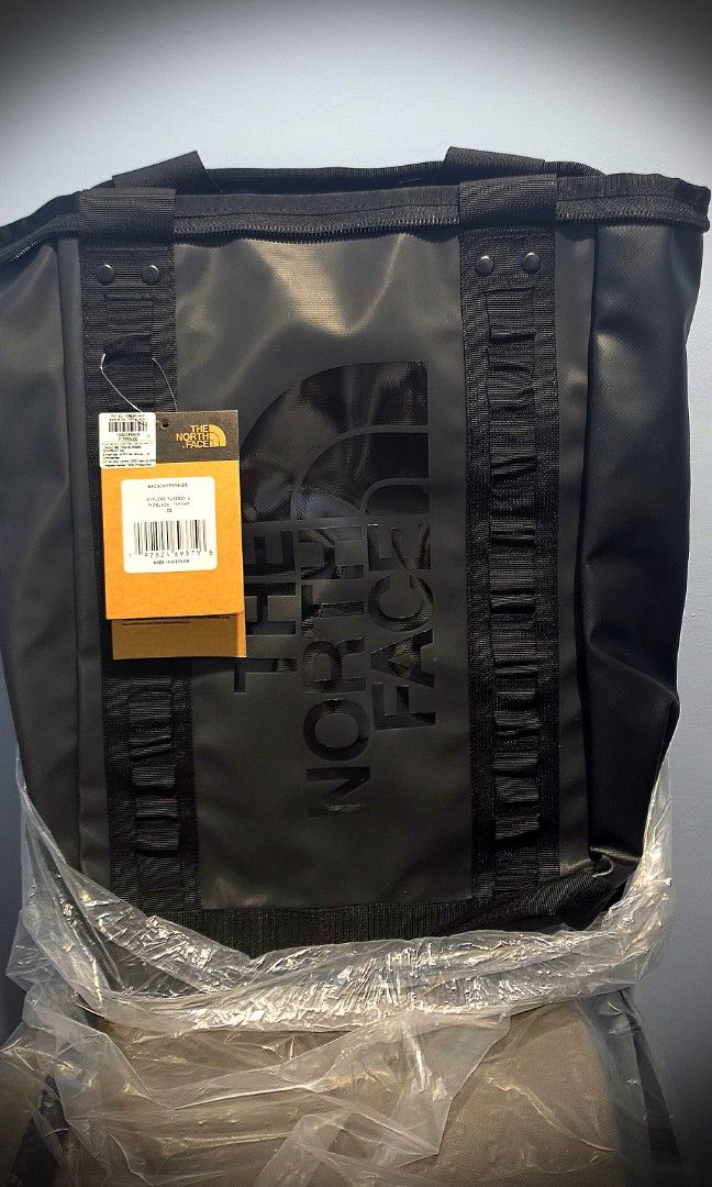 The North Face Fusebox Large (Category: Backpacks) located in Angeles City. Submitted by globalfindscollectibles (Listing ID 1464046973, Image 1). Description: Originally Priced at 7995 selling half the price slightly negotuable for sure buyers! 😊 Features -DWR - Water repellent Burly Base Camp Fabric Makes This Pack Both Durable And Stylish Fleece-Lined 15'' Laptop Sleeve Padded Shoulder Straps For A Comfortable Carry All Day Rectangular, Top-L