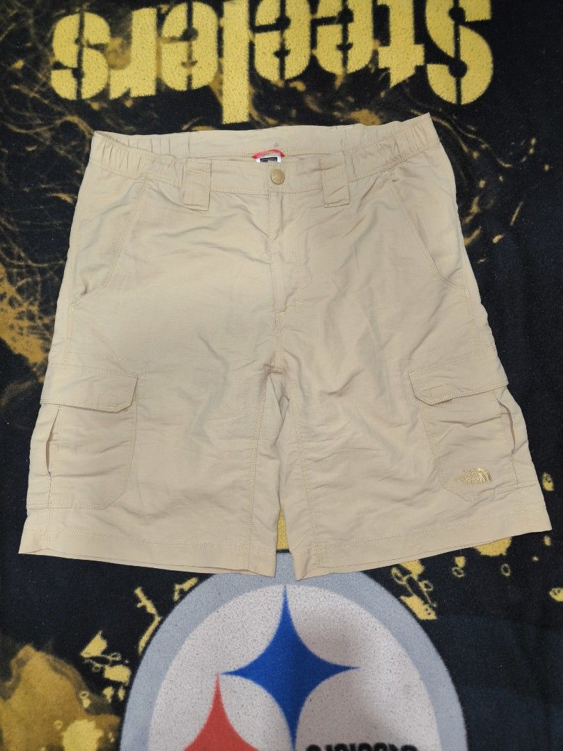 The North Face Men's Cargo Short (Category: Shorts) located in Manila. Submitted by fljaoti27 (Listing ID 1464260452, Image 1). Description: TNF Cargo short Small on tag best fit Medium.