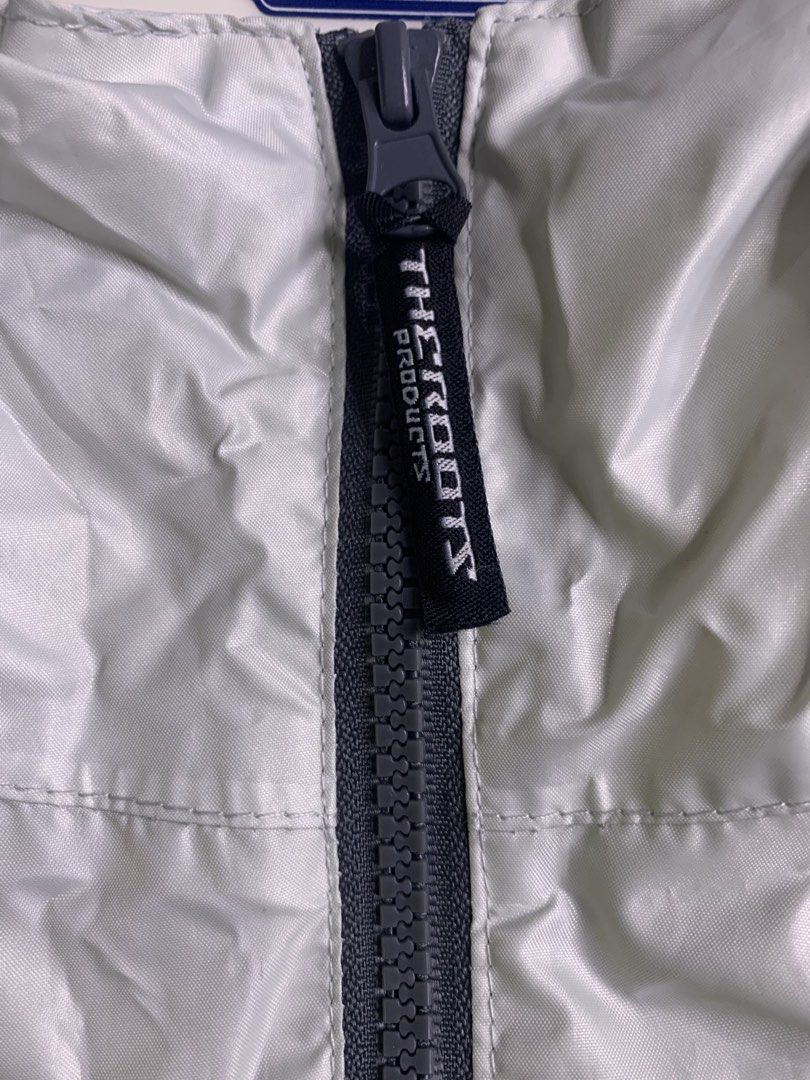 The Roots - Raincoat / Jacket - Riding Jacket (Category: Coats, Jackets and Outerwear) located in Carmona. Submitted by bihira (Listing ID 1464274969, Image 1). Description: The Roots - Raincoat / Jacket - Riding Jacket - WYSIWYG - Raincoat / Riding Jacket - As is - lukot.