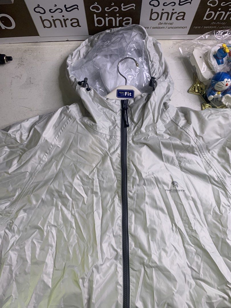The Roots - Raincoat / Jacket - Riding Jacket (Category: Coats, Jackets and Outerwear) located in Carmona. Submitted by bihira (Listing ID 1464274969, Image 3). Description: The Roots - Raincoat / Jacket - Riding Jacket - WYSIWYG - Raincoat / Riding Jacket - As is - lukot.