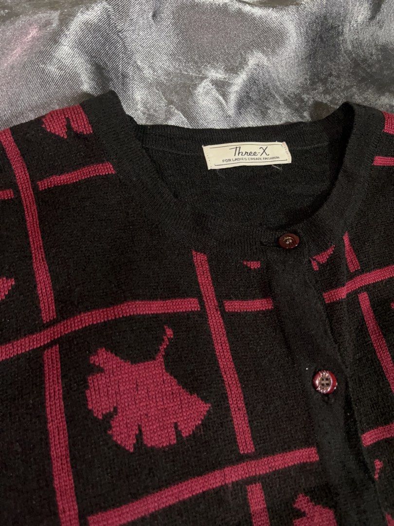 THREE-X Black & Burgundy Ginkgo Leaf Pattern Cardigan (Category: Coats, Jackets and Outerwear) located in Cavite. Submitted by bellewii (Listing ID 1464291384, Image 2). Description: - Black cardigan - Burgundy ginkgo leaf pattern - Button-up front - Long sleeves - Estimated size: Medium - Great for layering - Cozy and comfortable.