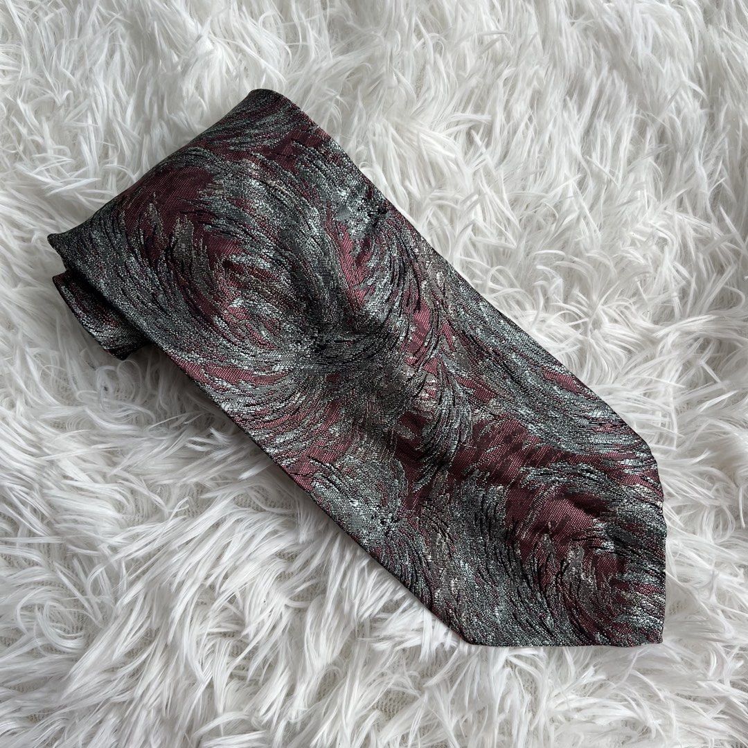 Throne Burgundy & Silver Patterned Necktie (Category: Ties) located in Cuyapo. Submitted by Ashtyn.Pre.Loved (Listing ID 1464257225, Image 1). Description: - Color: Burgundy - Pattern: Silver abstract (jacquard weave) - Brand: Throne (embroidered) - Features: Nice texture and sheen - Occasion: Formal events, adding flair to outfits.