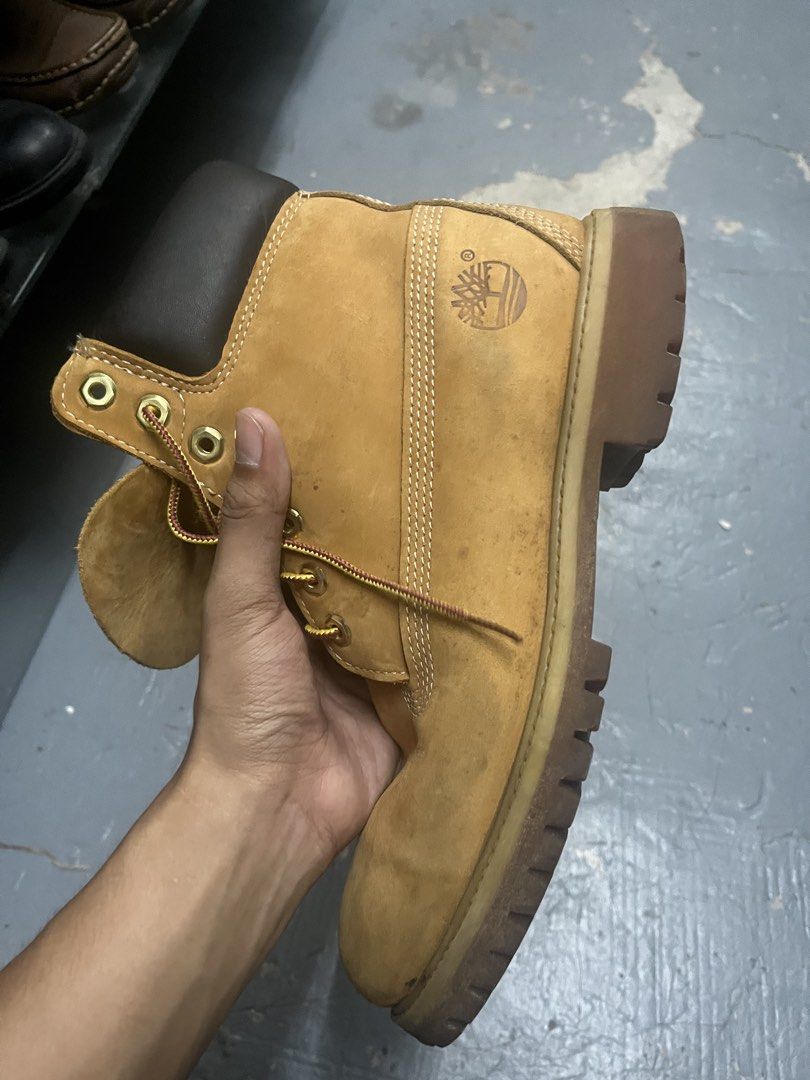Timberland Classic 6-Inch Premium Waterproof Boots (Category: Boots) located in Manila. Submitted by kayd86043 (Listing ID 1464167792, Image 2). Description: - Classic tan Timberland boots - Waterproof nubuck leather - Lace-up front with metal eyelets - Durable rubber lug sole for excellent traction - Iconic work boot style, perfect for all weather conditions.