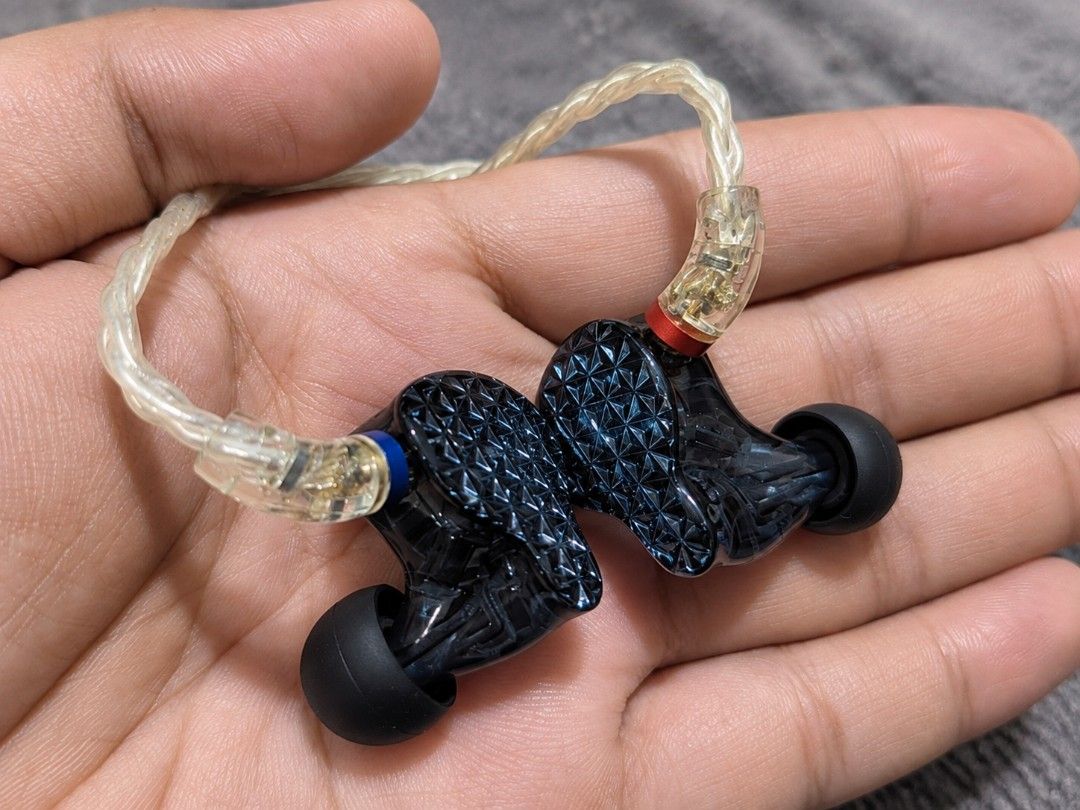 Title: FiiO FA9 (Flagship 6BA IEM) – Unit Only (100% Working) (Category: Earphones) located in Manila. Submitted by theaudiovault (Listing ID 1464229050, Image 2). Description: Description: Selling my FiiO FA9 flagship in-ear monitors. 100% authentic. This is FiiO's popular all-Balanced Armature IEM featuring 6 Knowles drivers per side and physical tuning switches, allowing you to adjust the bass, mids, and treble to your sound preference. Condit