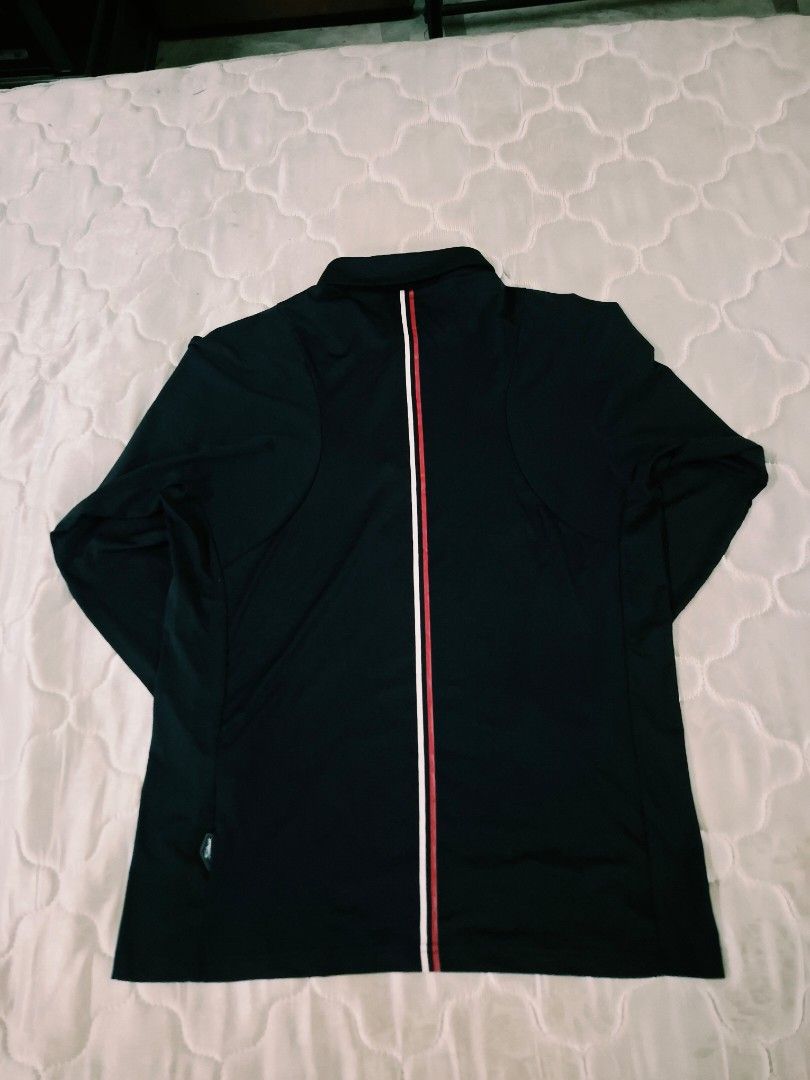 TITLEIST GOLF SWEATER (Category: Activewear) located in Antipolo. Submitted by goldentiger-ac44 (Listing ID 1464140140, Image 2). Description: TITLEIST SWEATSHIRT LONGSLEEVE SIZE MEDIUM EXCELLENT CONDITION STRETCHABLE MATERIALS PRICE 800 ANTIPOLO CITY LOCATION.