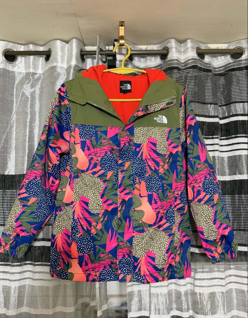 TNF Resolve Reflective Waterproof Jacket (Category: Coats, Jackets and Outerwear) located in Manila. Submitted by dayclutter (Listing ID 1464300061, Image 1). Description: size 160 Can fit XS-S (adult) No issue. Free Shipping nationwide thru J&T.