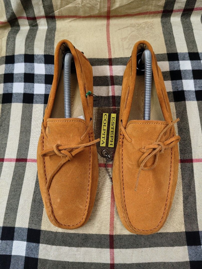 TODS (Category: Casual Shoes) located in Baguio. Submitted by curated_luxe_brandeds (Listing ID 1464201740, Image 3). Description: TODS US 7 MENS INSOLE 26.5 CM PHP 3580+SF SEE PICS FOR DETAILS LIKE NEW CONDITION COLOR MAY VARY DUE TO LIGHTING MOP BDO /GCASH NO COD /COP FB PAGE /CAROUSELL : curated_luxe_brandeds FACEBOOK SELLING ACCOUNT : Esteph Colpita SA.