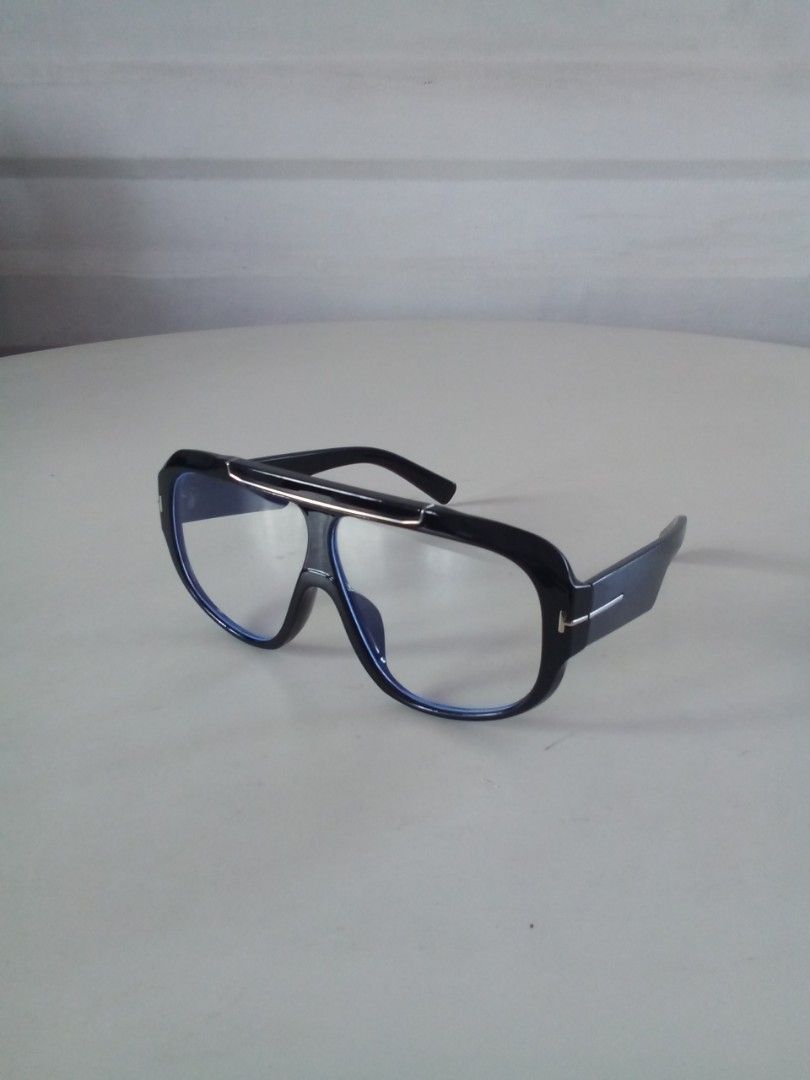 Tom Ford Rellen shield clear lens black frame eyeglasses (Category: Sunglasses & Eyewear) located in Makati City. Submitted by pinkeealvarez (Listing ID 1464348819, Image 1). Description: .