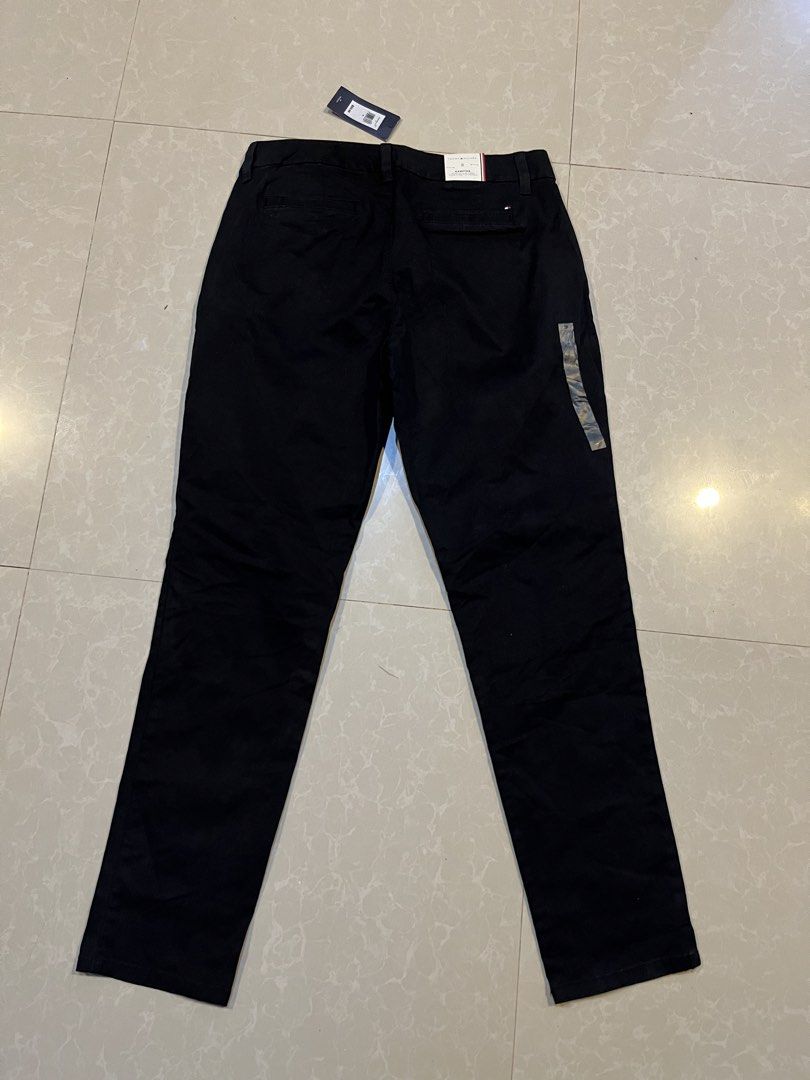 Tommy Hilfiger Hampton (Category: Jeans) located in Valencia. Submitted by bordzsthrift (Listing ID 1464301537, Image 3). Description: Dimes:33 X 38 Exellent Condition No issue.