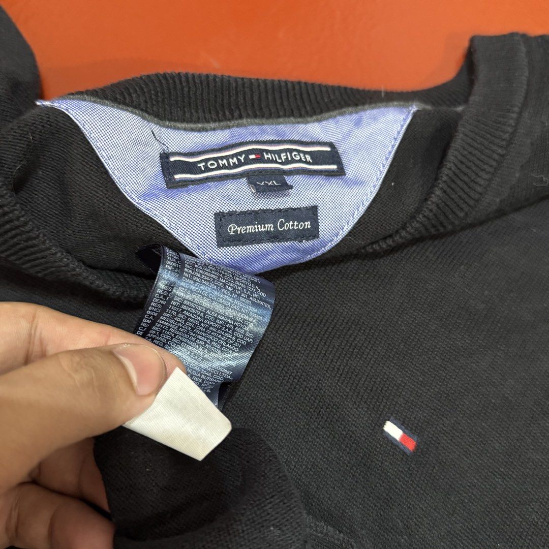 TOMMY HILFIGER KNITTED SWEATER (Category: Coats, Jackets and Outerwear) located in Pasig City. Submitted by buzzthrifty (Listing ID 1464250099, Image 3). Description: SIZE M-L 22x28 GOOD AS NEW .