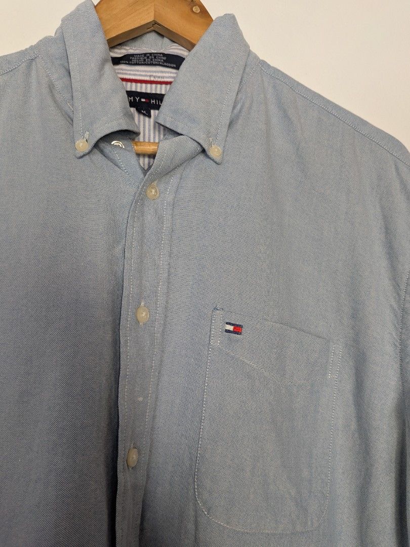 Tommy Hilfiger Men's Button Down Shirt Size M (Category: Tshirts & Polo Shirts ) located in Paniqui. Submitted by fndrs.kprs.ph (Listing ID 1464166817, Image 3). Description: Tommy Hilfiger Polo Long-Sleeve Size on tag: Medium 23x29 Color rate: 9.5/10 Condition: 9.5/10 No flaws.