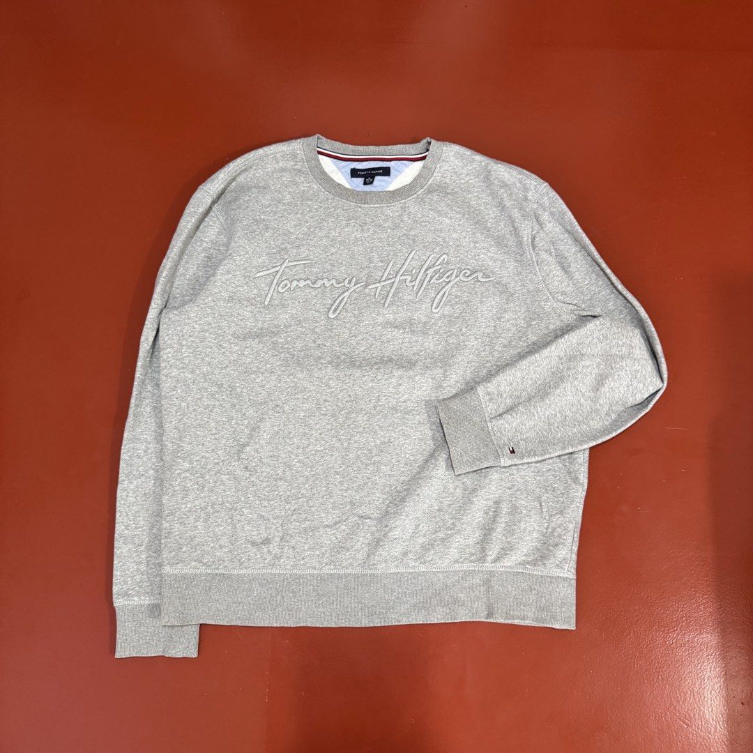 TOMMY HILFIGER SWEATER (Category: Coats, Jackets and Outerwear) located in Pasig City. Submitted by buzzthrifty (Listing ID 1464258433, Image 2). Description: SIZE L-XL 24x28 GOOD AS NEW .
