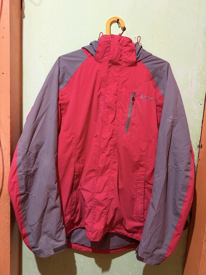 TOREAD Technical Waterproof Mountain Shell Jacket (Category: Coats, Jackets and Outerwear) located in Manila. Submitted by reransssssssssssssss.cloud (Listing ID 1464147872, Image 1). Description: 23 W 29 L 📌with minor signs of light fading on select areas Heavy-duty, functional outdoor hardshell jacket from outdoor performance brand TOREAD under their Travelax line. Designed for trekking, commuting, and unpredictable weather, featuring a two-to