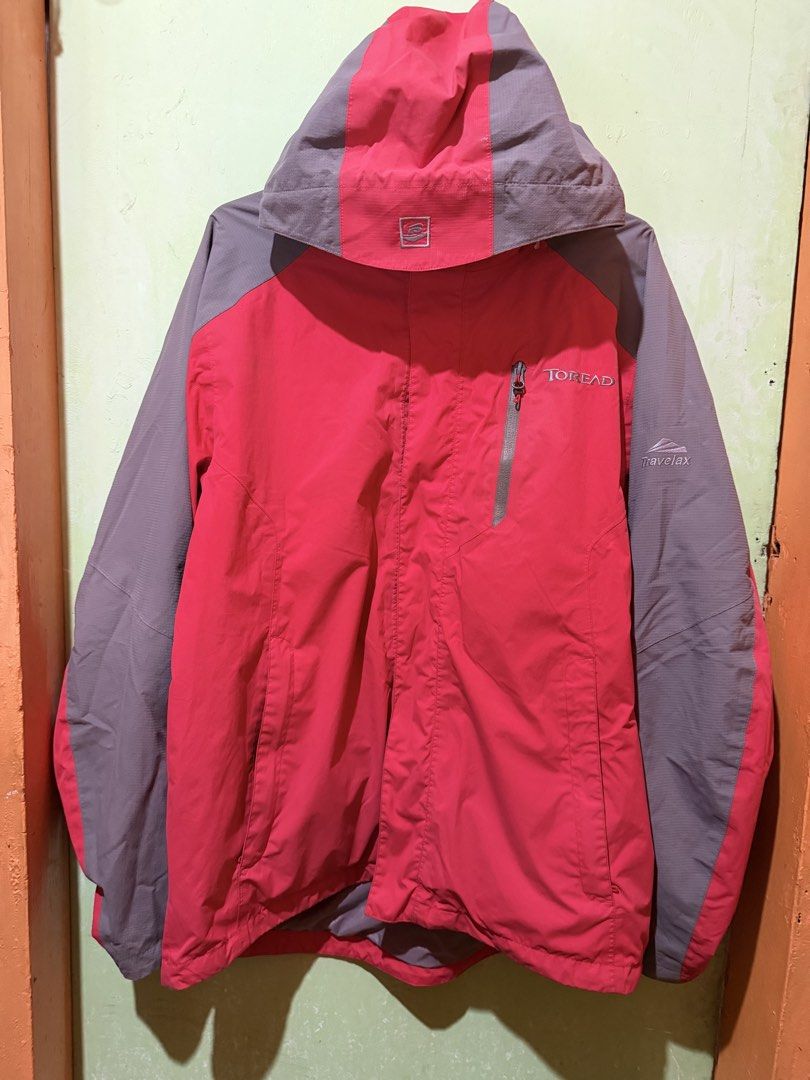 TOREAD Technical Waterproof Mountain Shell Jacket (Category: Coats, Jackets and Outerwear) located in Manila. Submitted by reransssssssssssssss.cloud (Listing ID 1464147872, Image 2). Description: 23 W 29 L 📌with minor signs of light fading on select areas Heavy-duty, functional outdoor hardshell jacket from outdoor performance brand TOREAD under their Travelax line. Designed for trekking, commuting, and unpredictable weather, featuring a two-to