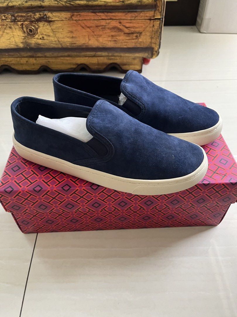 Tory Burch Sneakers (Category: Sneakers) located in Muntinlupa City. Submitted by jane226ph (Listing ID 1464281662, Image 1). Description: Original / Authentic Brand new, never used - bought and kept Purchased at the store Size: US 6.5 Complete with original box and packaging, as originally purchased. Classic, timeless sneaker design that never goes out of style. Letting go: too many shoes, we can no longer keep as part of downsizing. Just messag