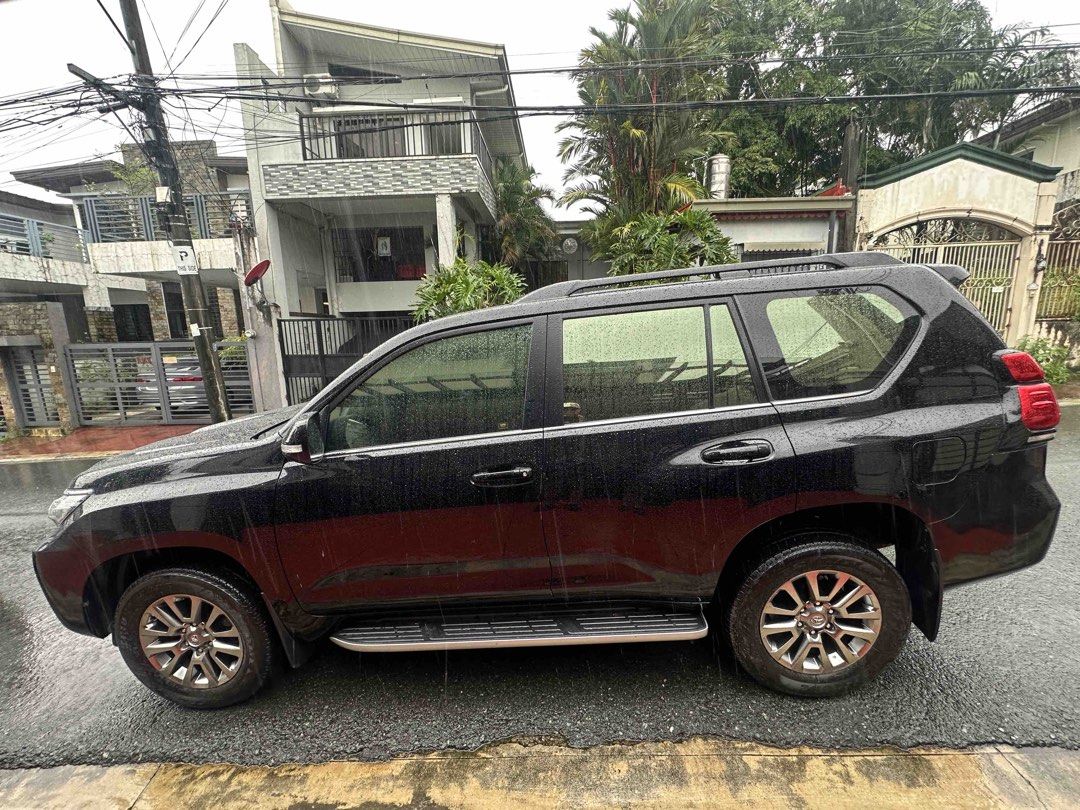 Toyota Land Cruiser Prado VX Auto (Category: Used Cars) located in Marikina City. Submitted by dadan_montebello (Listing ID 1464345604, Image 2). Description: 🚙 2018 Toyota Land Cruiser Prado VX | AT | Gas | 25,000+ km | First Owner Low-mileage Prado that looks and drives like new. ✅ Only 25,000+ km, very fresh ✅ Automatic, gasoline ✅ First owner, garage-kept ✅ Flood-free, no crash history ✅ Complete, clean papers ✅ Well maintained, ready to dri