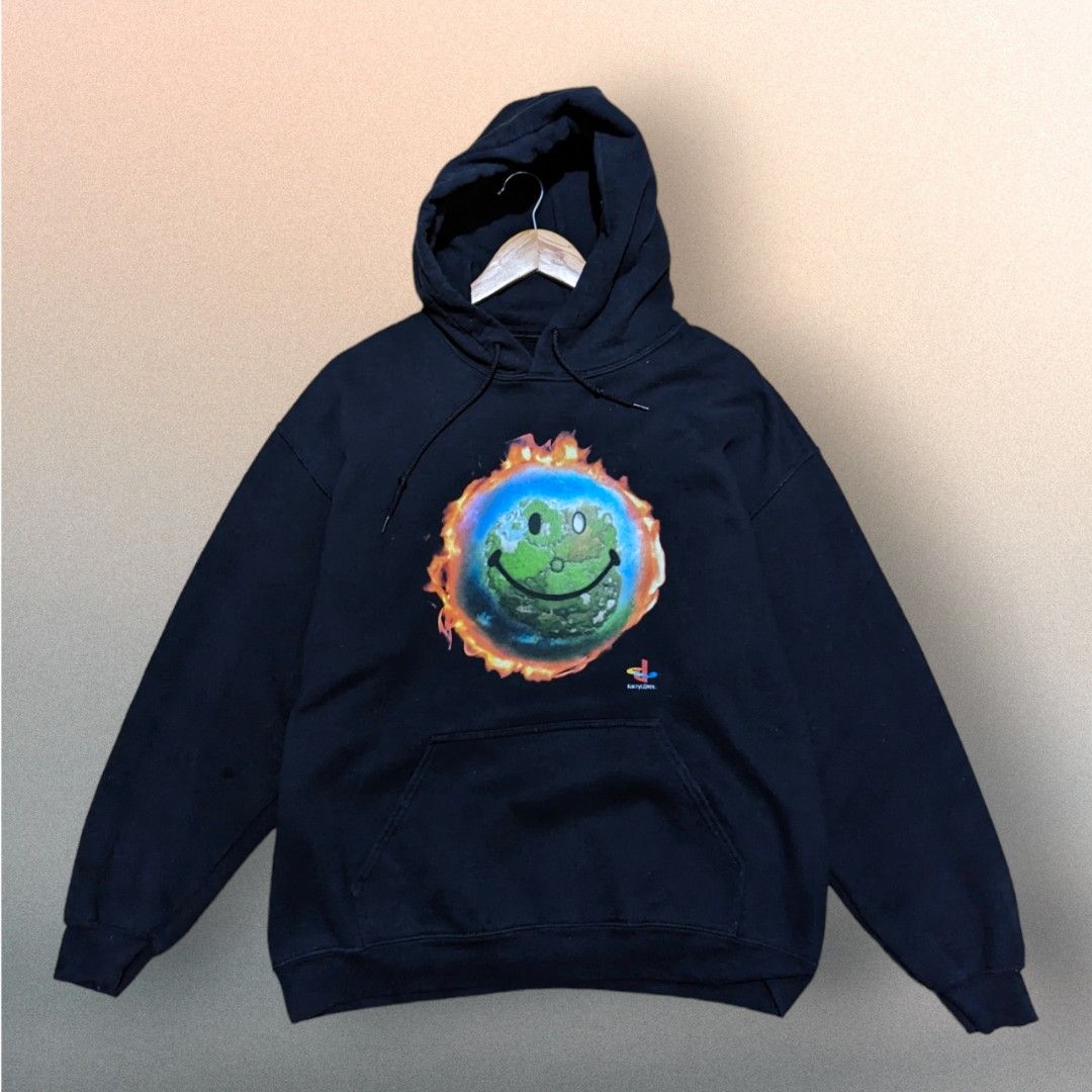 Travis Scoot World Hoodie Jacket (Category: Coats, Jackets and Outerwear) located in San Juan City. Submitted by 4keeps.mnl (Listing ID 1464280489, Image 1). Description: AUTHENTIC ✅ ORIGINAL Condition: 9.5/ 10 Med To Large Issue: NONE.
