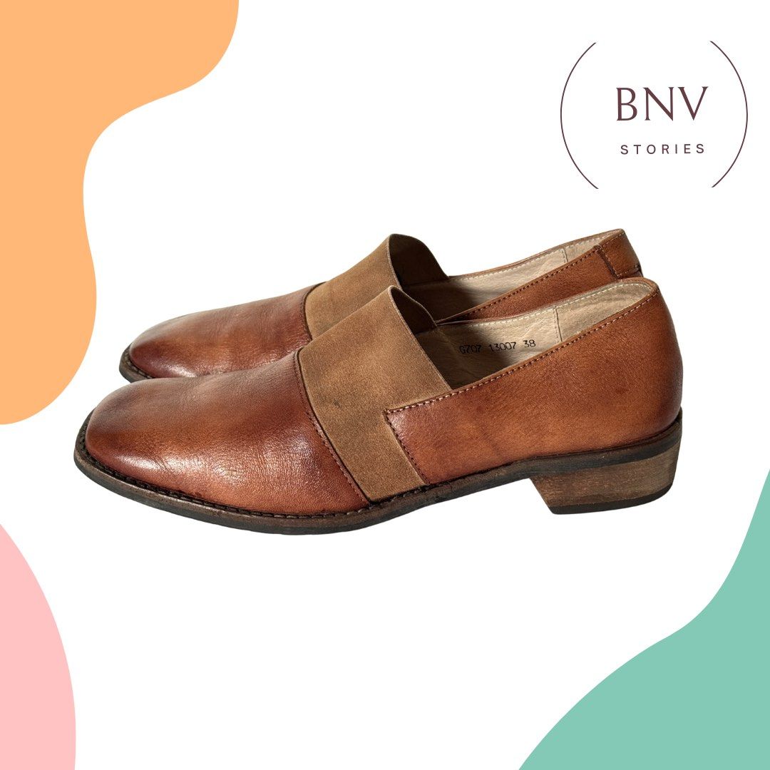 Triangulo heeled loafers (Category: Loafers) located in Bulacan. Submitted by mjbny (Listing ID 1464353203, Image 1). Description: Brown heeled loafers RFS: Too many pairs Fits US 7-7.5.
