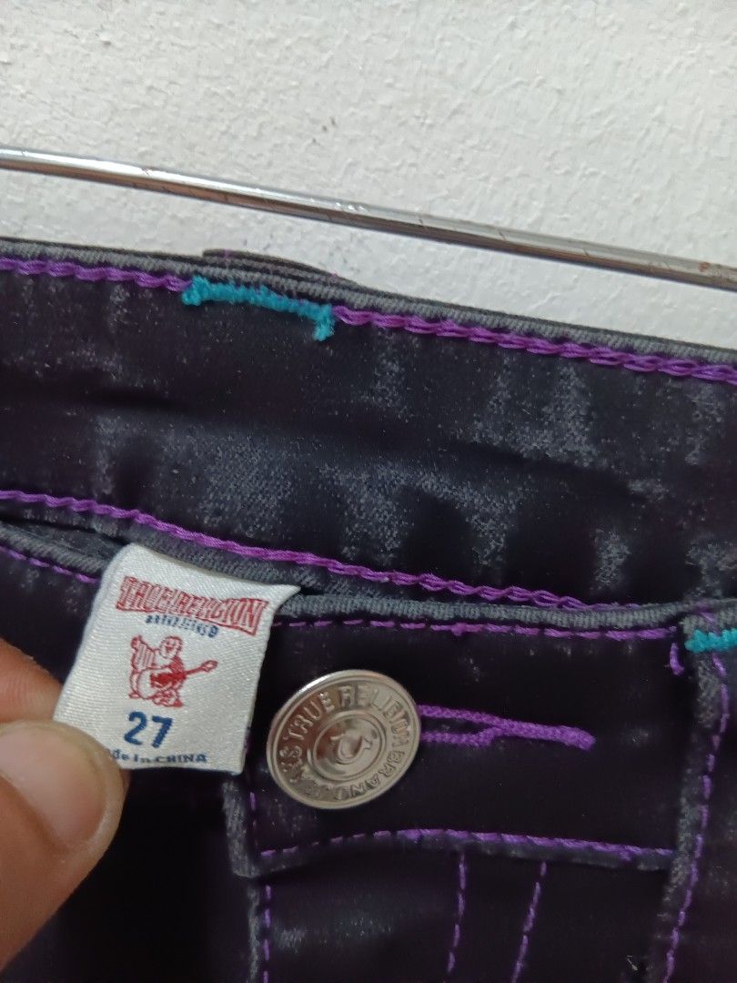 TRUE RELIGION CURVY SKINNY (Category: Jeans) located in Dauis. Submitted by udenglegaspi (Listing ID 1464200319, Image 3). Description: SIZE 27-30 STRETCHABLE.