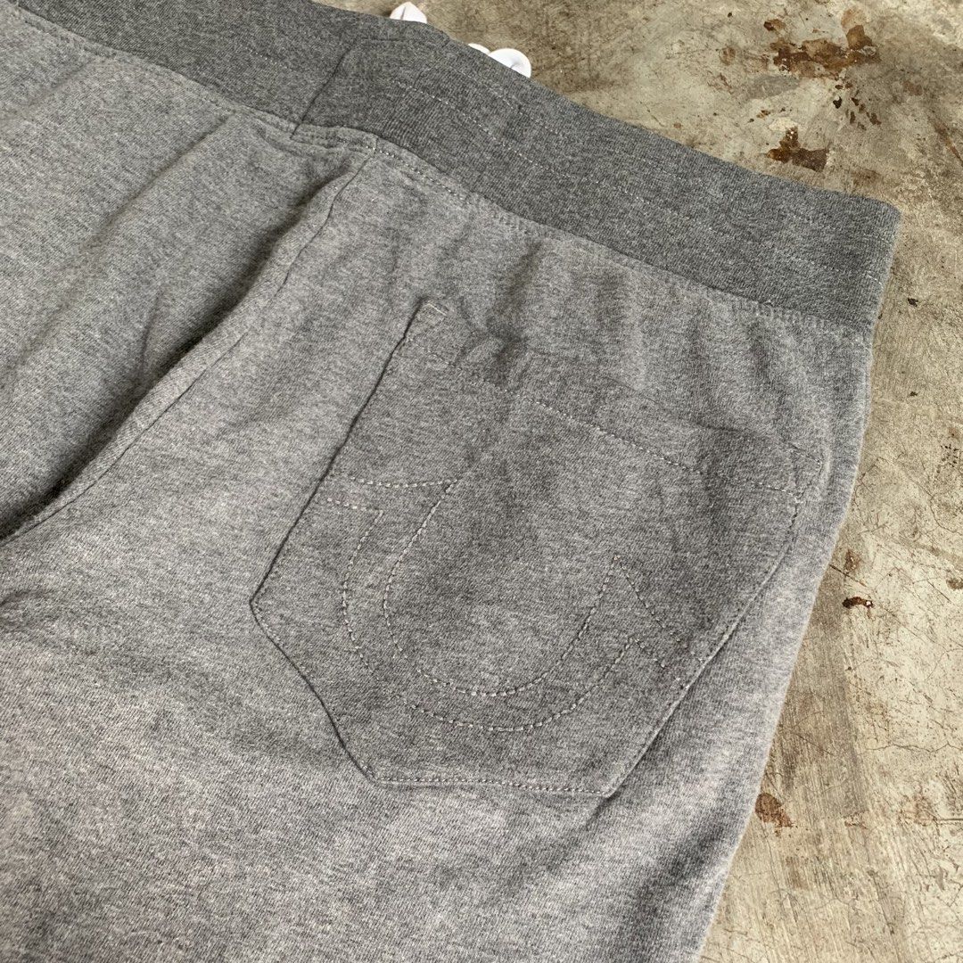 True Religion Grey Sweatpants Joggers M/M (Category: Joggers) located in Manila. Submitted by emplysthrift. (Listing ID 1464193325, Image 2). Description: True Religion Grey Sweatpants Joggers M/M Actual dimes on tapemeasure Waist "36 Length "39 Good Condition Colorrate: 9/10 Flaws: needwash Unli vouch/vc for safe transactions 📲 Location: Laspinas City, Metro Manila, Brngy Talon Uno. 📍 DM IF INTERESTED📥 - Brand: True Religion - Color: Grey - S
