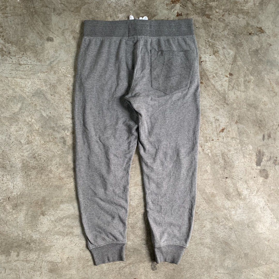 True Religion Grey Sweatpants Joggers M/M (Category: Joggers) located in Manila. Submitted by emplysthrift. (Listing ID 1464193325, Image 1). Description: True Religion Grey Sweatpants Joggers M/M Actual dimes on tapemeasure Waist "36 Length "39 Good Condition Colorrate: 9/10 Flaws: needwash Unli vouch/vc for safe transactions 📲 Location: Laspinas City, Metro Manila, Brngy Talon Uno. 📍 DM IF INTERESTED📥 - Brand: True Religion - Color: Grey - S