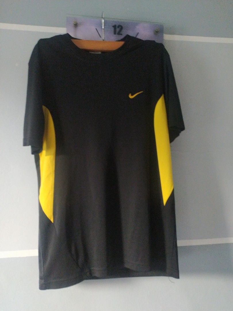 T-shirt drifit (Category: Tshirts & Polo Shirts ) located in Manila. Submitted by timtam04 (Listing ID 1464347716, Image 1). Description: .