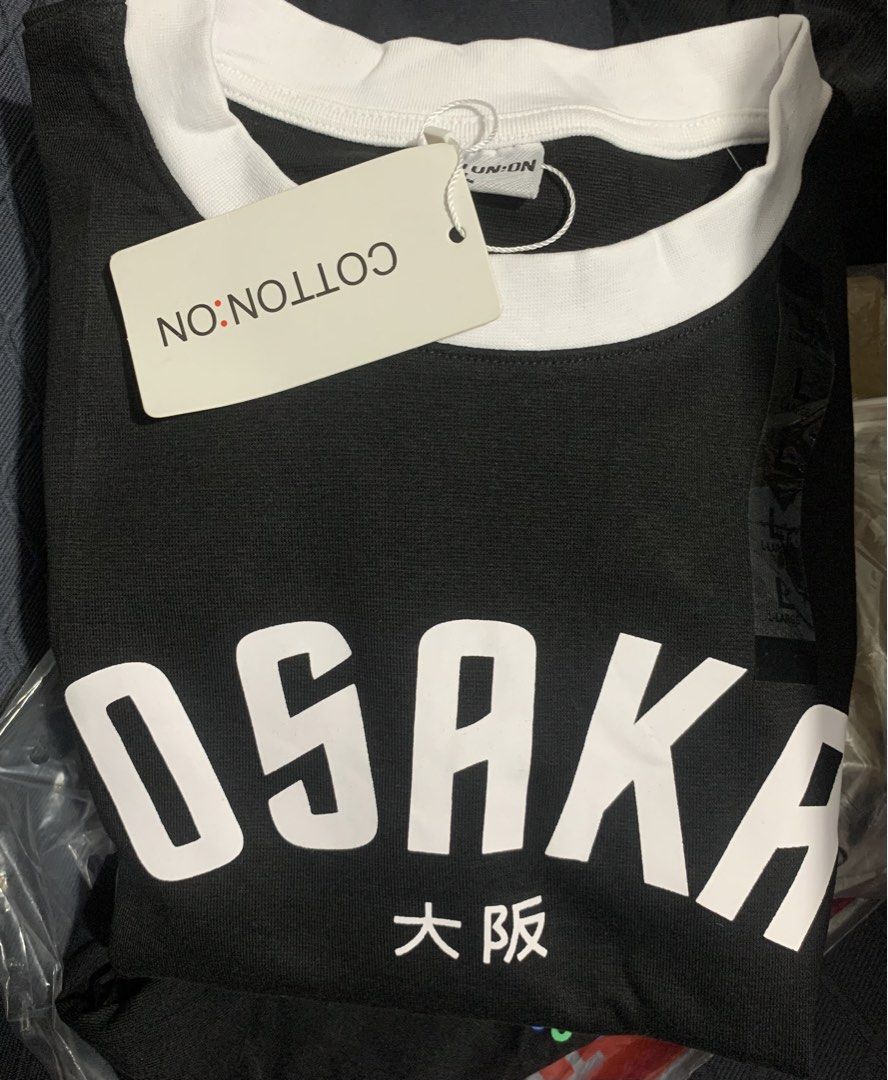 tshirt for women (Category: Shirts) located in Mandaluyong City. Submitted by gemda (Listing ID 1464245776, Image 1). Description: size large.