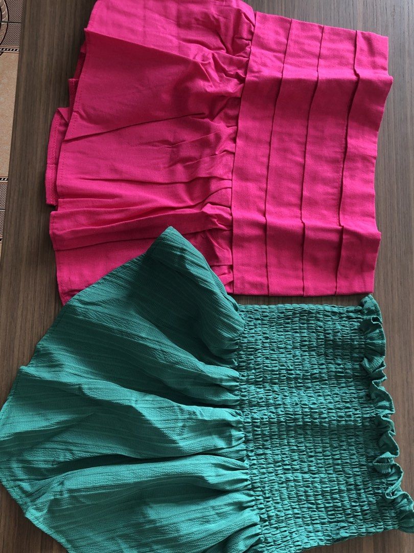 Tube top (Category: Sleeveless) located in Manila. Submitted by ellegab2 (Listing ID 1464189372, Image 1). Description: Size XS to Small 130Php for both tube top!.