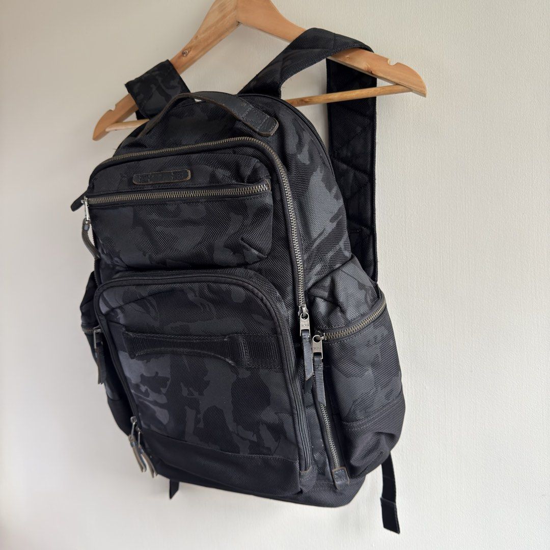 Tumi dalston alvington backpack (Category: Backpacks) located in Quezon City. Submitted by toomuchpain (Listing ID 1464289853, Image 3). Description: Good condition No issue.