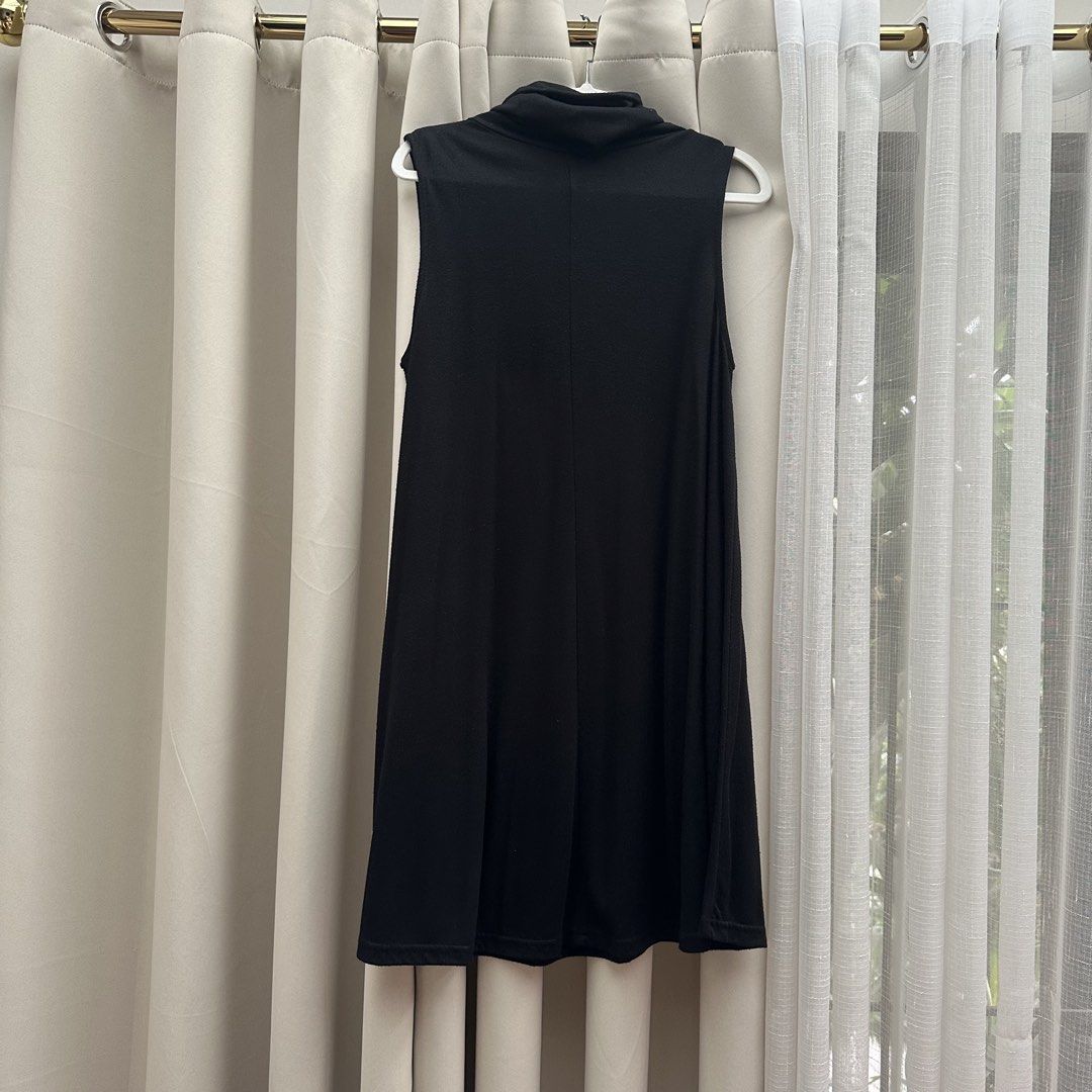 Turtleneck Black Sleeveless Dress (Category: Dresses) located in Cainta. Submitted by tooonico (Listing ID 1464220709, Image 2). Description: RFS: Not my size anymore MOP: GCash/Maya/Maribank/UB.