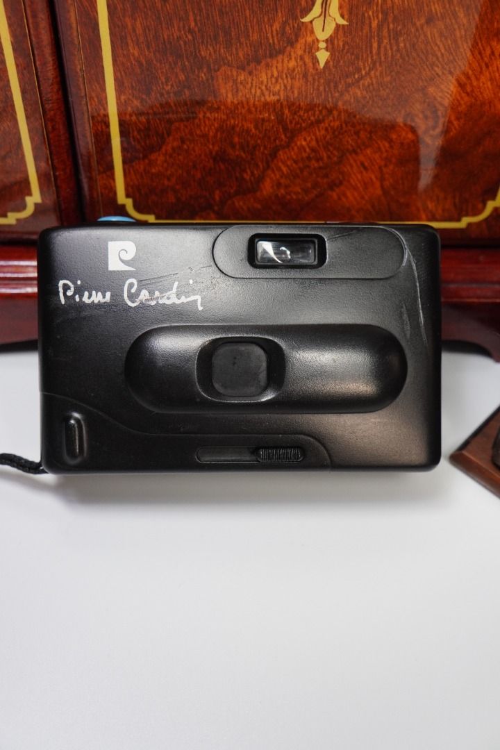 TWO VINTAGE 35MM CAMERAS — ₱799 (Category: Cameras) located in Las Pinas. Submitted by retrocameraph (Listing ID 1464182527, Image 3). Description: 📸 TWO VINTAGE 35MM CAMERAS — ₱799 Found these two together, so we're keeping them together. 📷 A working Pierre Cardin Handy Camera paired with a Keystone EasyShot 500 Autowind. 📦 This bundle comes with: Pierre Cardin Handy Camera • Keystone EasyShot 500 Autowind 🔍 Condition The Pierre Cardin is wo