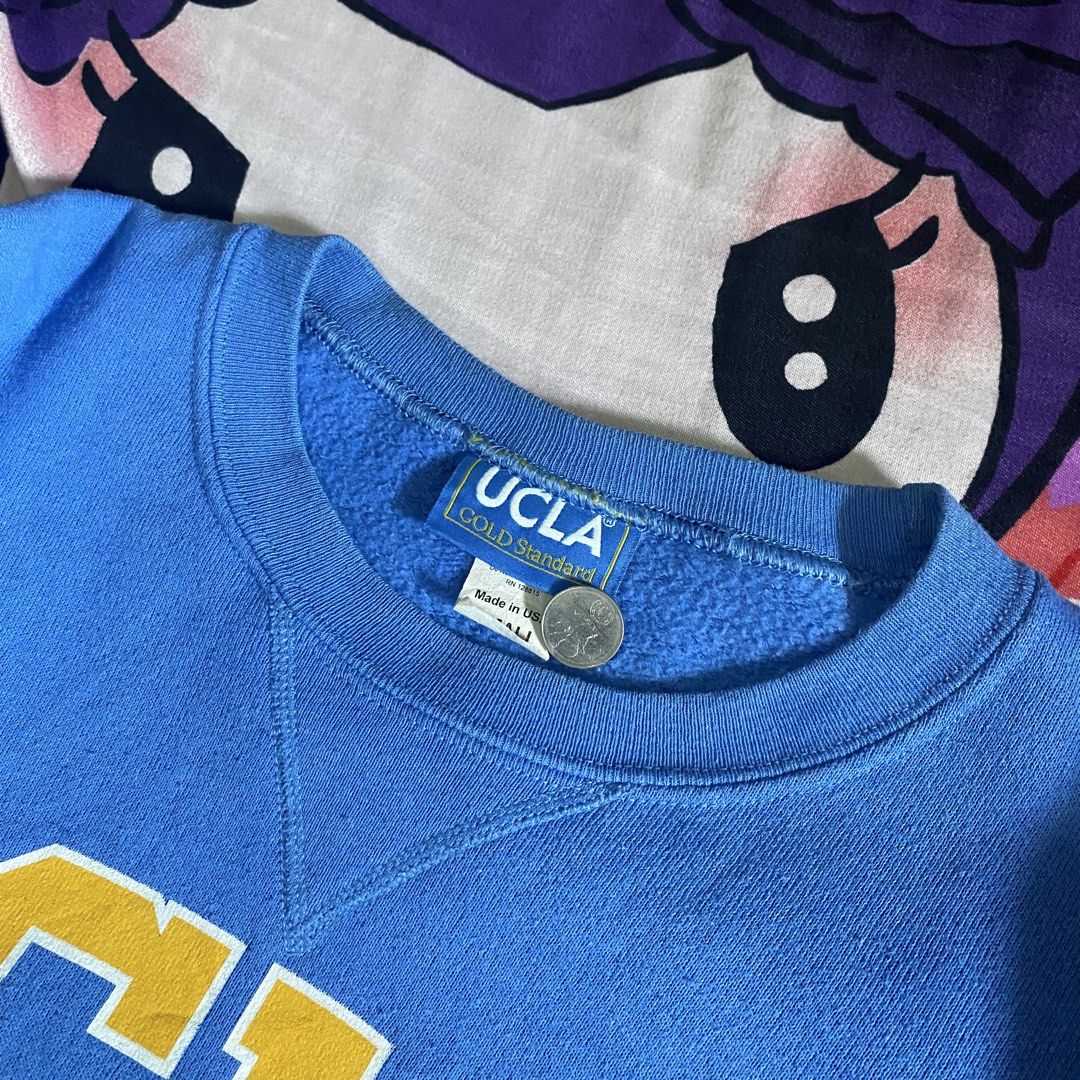 UCLA (Category: Coats, Jackets and Outerwear) located in Cavite. Submitted by suotnilowsenze (Listing ID 1464256513, Image 3). Description: UCLA Width: 22 Length: 24 (MEDIUM) Color rate: 9.5/10 Issue: No issue Excellent Condition ₱399 + 125 SHIPPING FEE.
