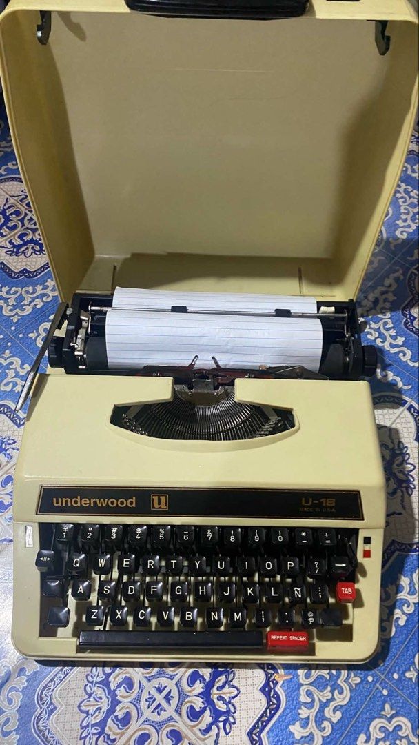 Underwood Typewriter - Medium Size (Category: Office & Business Technology) located in Carmona. Submitted by bihira (Listing ID 1464266964, Image 2). Description: Underwood Typewriter - Medium Size - WYSIWYG - English Keys - Tested working - Good mechanical parts - Clean / Oiled - Item in Sampaloc Manila.