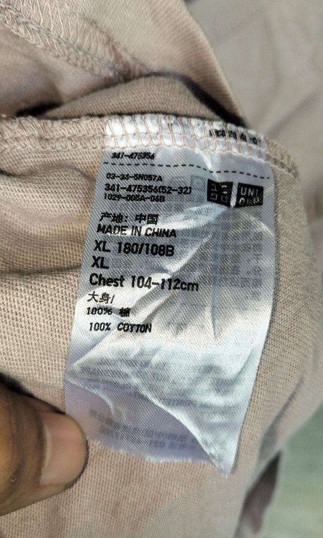 UNIQLO (Category: Tshirts & Polo Shirts ) located in Alaminos. Submitted by jez.18 (Listing ID 1464146004, Image 3). Description: .