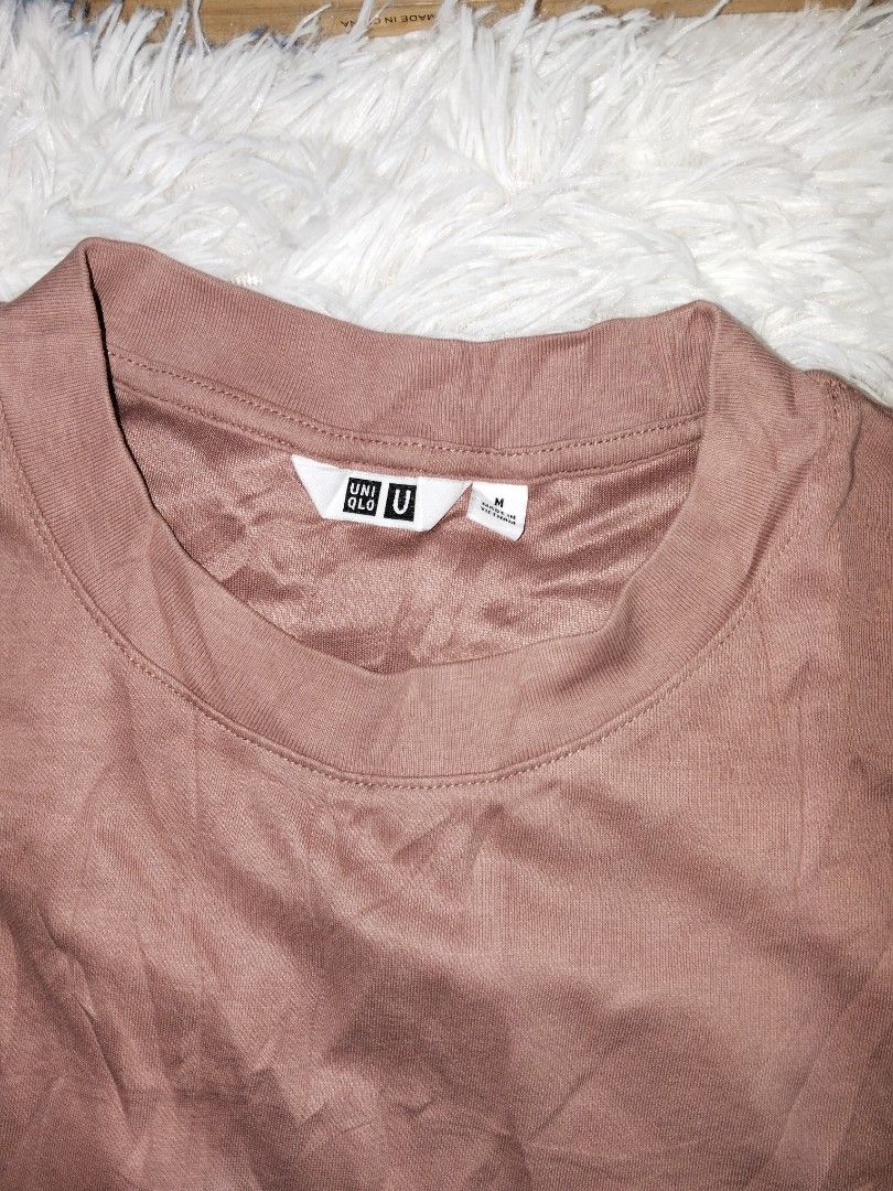 Uniqlo airism (Category: Tshirts & Polo Shirts ) located in Barili. Submitted by francis88z (Listing ID 1464282893, Image 2). Description: Uniqlo airism Size medium W21L26 As new condition No issue Mine 💌380+sf.