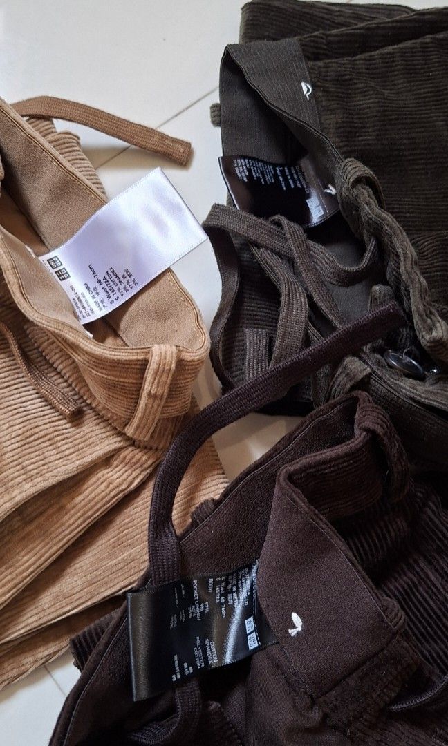 Uniqlo Ankle Pants Corduroy (Category: Chinos) located in Manila. Submitted by jacobpablorams (Listing ID 1464161108, Image 1). Description: For Aspack 3,000 php Brandnew ✅️ Size Small on tag lahat fits upto 30-32 waistline No issues🚫 maliit po sken location bulacan bulacan📍.