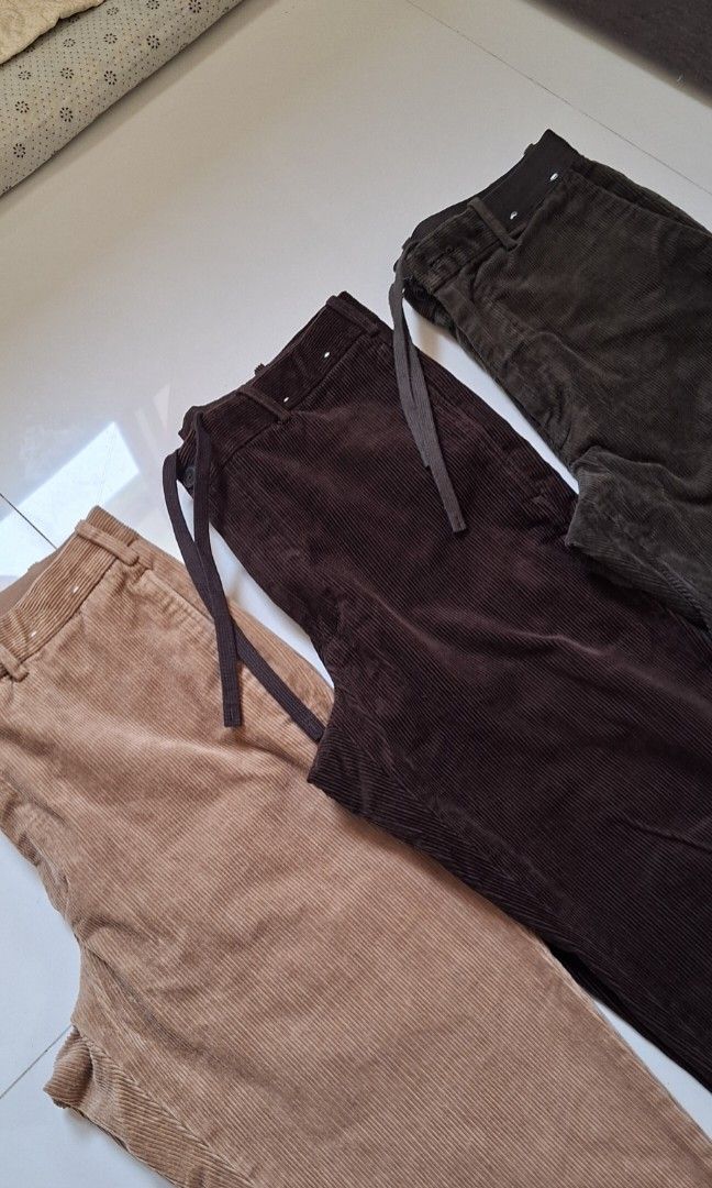 Uniqlo Ankle Pants Corduroy (Category: Chinos) located in Manila. Submitted by jacobpablorams (Listing ID 1464161108, Image 3). Description: For Aspack 3,000 php Brandnew ✅️ Size Small on tag lahat fits upto 30-32 waistline No issues🚫 maliit po sken location bulacan bulacan📍.