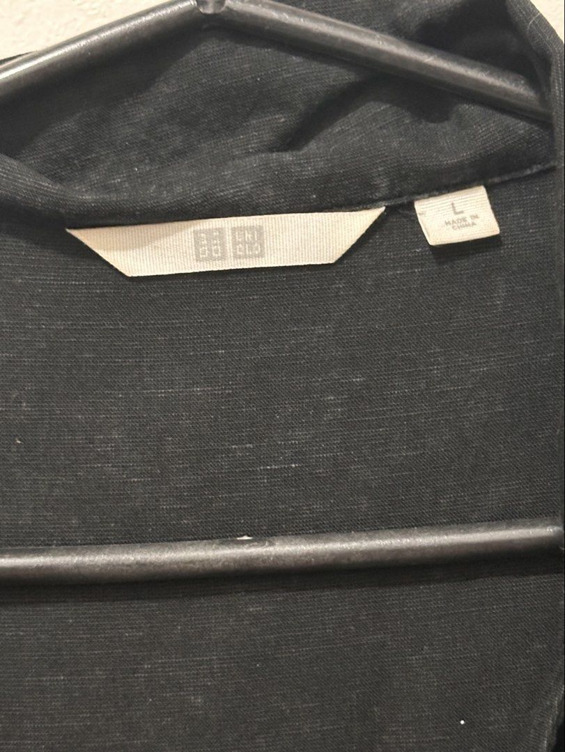 Uniqlo Black Polo (Category: Shirts) located in Valenzuela. Submitted by lumaph (Listing ID 1464167123, Image 2). Description: .