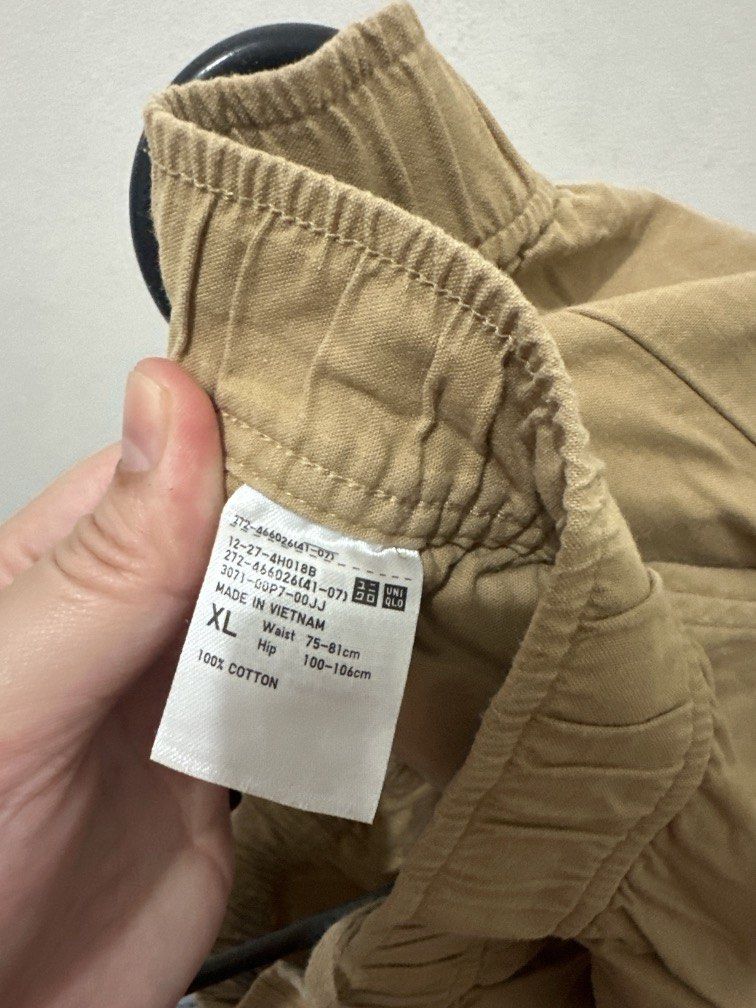 Uniqlo Brown Garterized Pants (Category: Other Bottoms) located in Valenzuela. Submitted by lumaph (Listing ID 1464168417, Image 2). Description: .