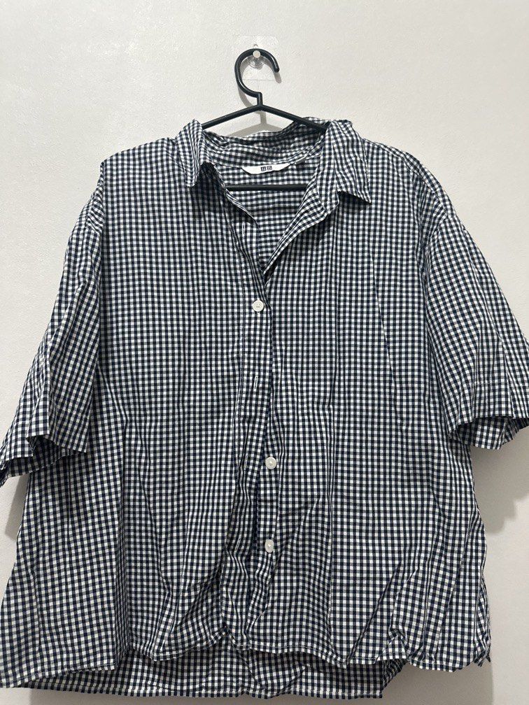 Uniqlo Button Down Checkered (Category: Shirts) located in Valenzuela. Submitted by lumaph (Listing ID 1464166465, Image 1). Description: .