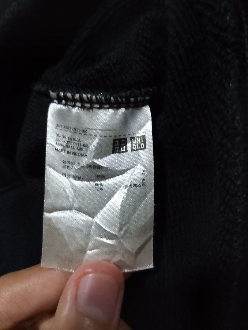 UNIQLO U PULLOVER HOODIE (Category: Coats, Jackets and Outerwear) located in Cagayan de Oro. Submitted by bertfinds (Listing ID 1464277145, Image 3). Description: Size XL on tag Wide -24 Length - 27 Condition - 9.5/10 Color rate - 9.5/10 Rebbings - 9.5/10 Location: Cagayan De Oro City, Mindanao Can ship nationwide via JNT.