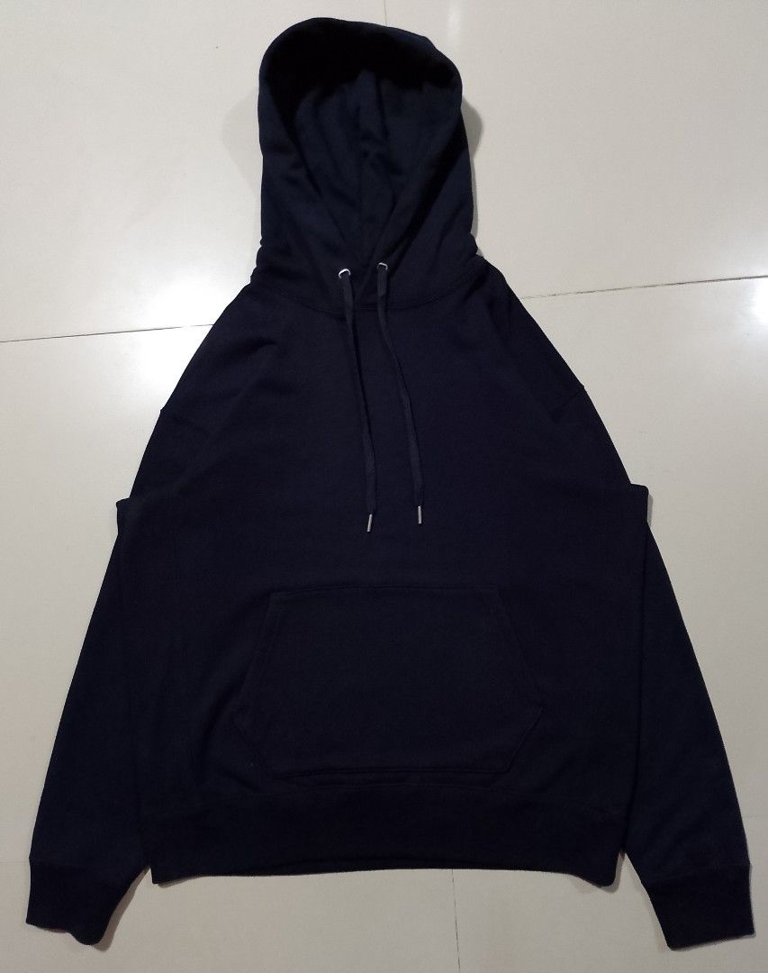 UNIQLO U PULLOVER HOODIE (Category: Coats, Jackets and Outerwear) located in Cagayan de Oro. Submitted by bertfinds (Listing ID 1464277145, Image 1). Description: Size XL on tag Wide -24 Length - 27 Condition - 9.5/10 Color rate - 9.5/10 Rebbings - 9.5/10 Location: Cagayan De Oro City, Mindanao Can ship nationwide via JNT.