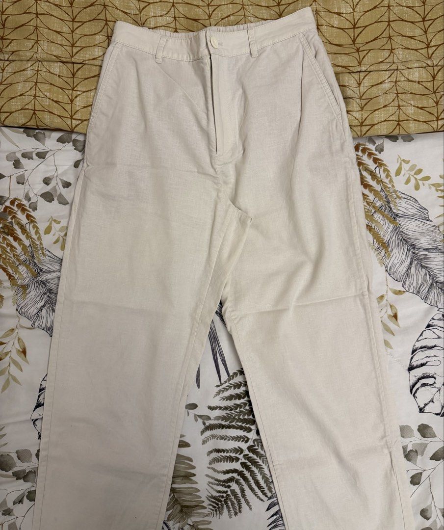 Uniqlo Linen Blend Pants Beige (Category: Trousers) located in Quezon City. Submitted by tancloset6 (Listing ID 1464237192, Image 1). Description: .