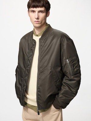 Uniqlo MA-1 Bomber Jacket (Category: Activewear) located in Dasmarinas. Submitted by zn_upcldtrs (Listing ID 1464201537, Image 2). Description: Uniqlo MA-1 Bomber Jacket - 21 W / 25 L - As New Condition - No Major Flaws.