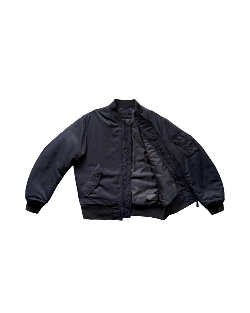 Uniqlo Military Bomber Jacket (Category: Coats, Jackets and Outerwear) located in Manila. Submitted by morf_sply (Listing ID 1464171402, Image 2). Description: Boxy fit technical fabric with quilted lining. Ribbed collar and long sleeves. Flap pockets and buttoned pockets details. Ribbed trims. Zip-up front. Best fit on Medium. Shoulder Width 18 in Pit to Pit 22 in Length 24.5 in Sleeves 23 in.