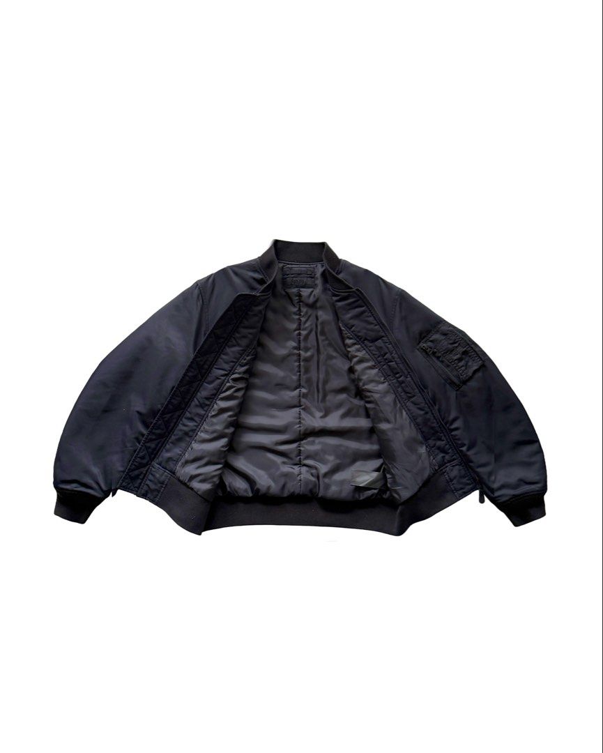 Uniqlo Military Bomber Jacket (Category: Coats, Jackets and Outerwear) located in Manila. Submitted by morf_sply (Listing ID 1464171402, Image 3). Description: Boxy fit technical fabric with quilted lining. Ribbed collar and long sleeves. Flap pockets and buttoned pockets details. Ribbed trims. Zip-up front. Best fit on Medium. Shoulder Width 18 in Pit to Pit 22 in Length 24.5 in Sleeves 23 in.