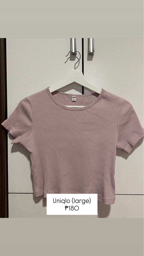 Uniqlo top (Category: Shirts) located in Makati City. Submitted by badethskie (Listing ID 1464185573, Image 1). Description: No issues/Flaws .